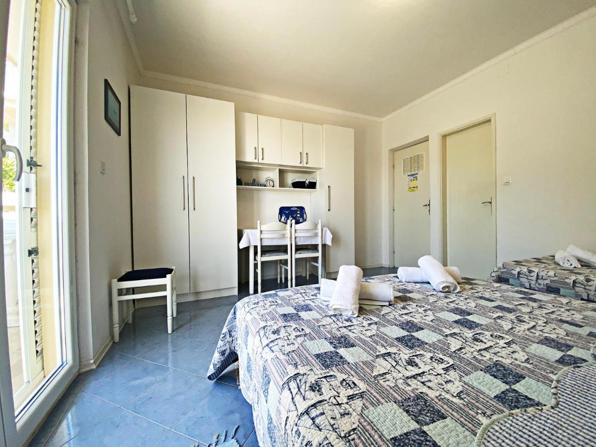 Apartments And Rooms Katarina Živogošće Esterno foto