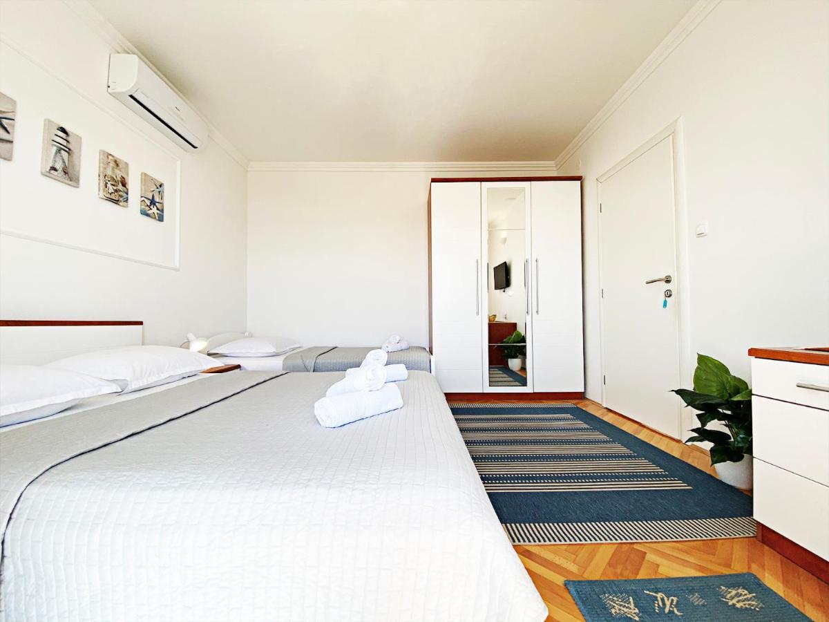Apartments And Rooms Katarina Živogošće Esterno foto