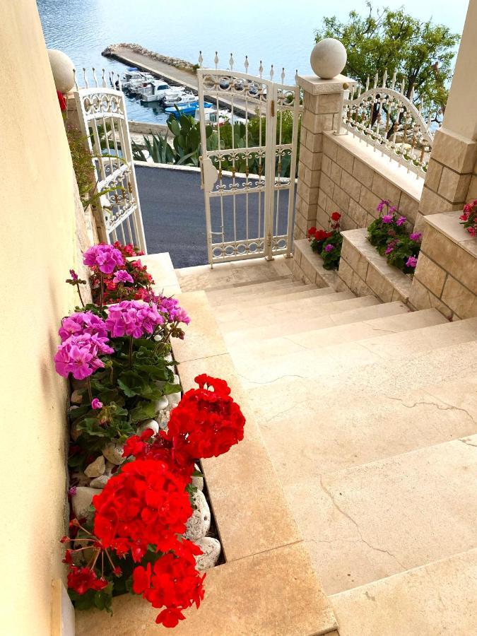 Apartments And Rooms Katarina Živogošće Esterno foto