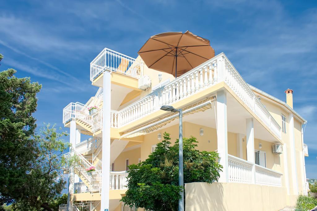 Apartments And Rooms Katarina Živogošće Esterno foto