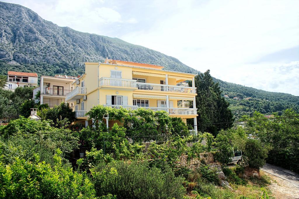 Apartments And Rooms Katarina Živogošće Esterno foto
